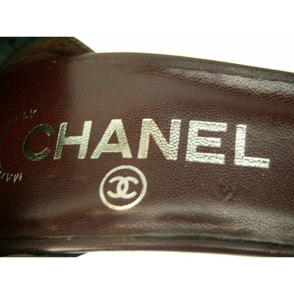 NIB CHANEL TWO TONE PLEATED LEATHER ANKLE STRAP CRYSTALS CHARM PUMPS 36.5 6 $975 - Picture 9 of 10